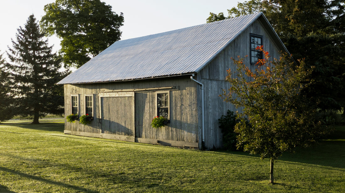 The History of Farmhouse Décor: From Rustic Roots to Modern Style