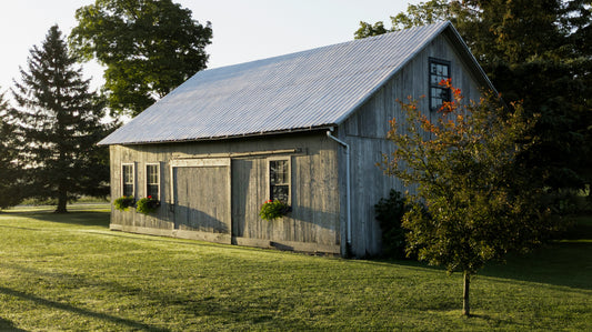 The History of Farmhouse Décor: From Rustic Roots to Modern Style